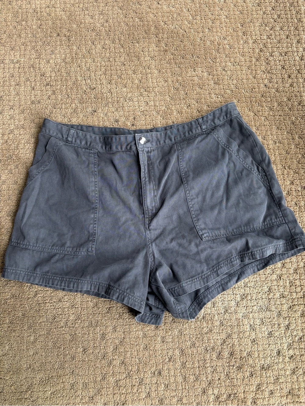 Women's Gray Casual Utility Shorts size 17